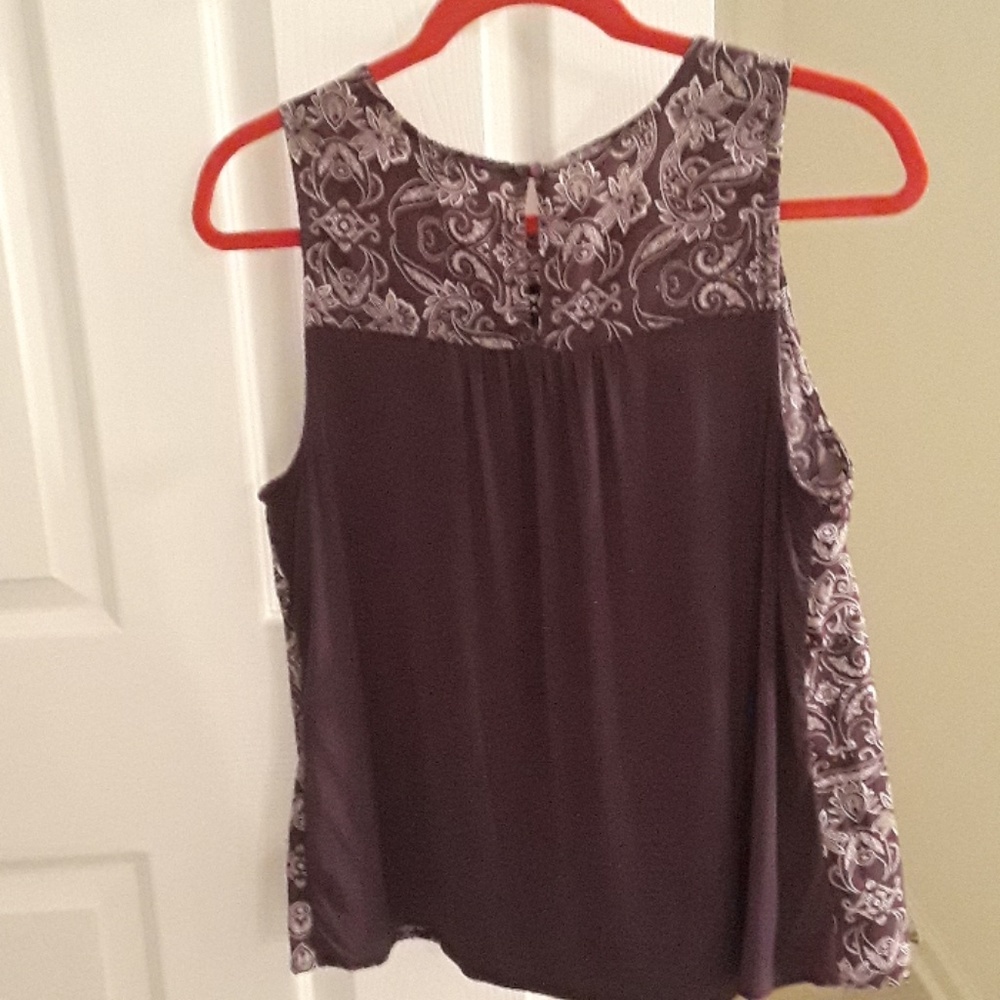 Top - Picture 2 of 3